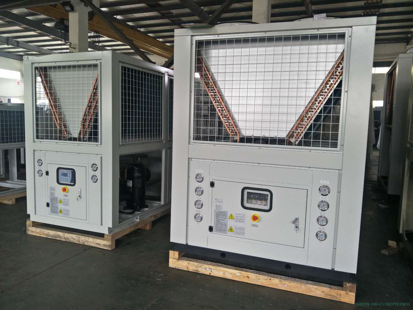 Серия GREEN GCAS Винтовой тепловой насос с воздушным охлаждением